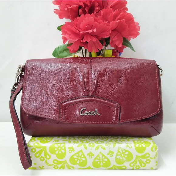 Coach Ashley Red Leather Credit Card Large Wristlet Wallet - Picture 1 of 14